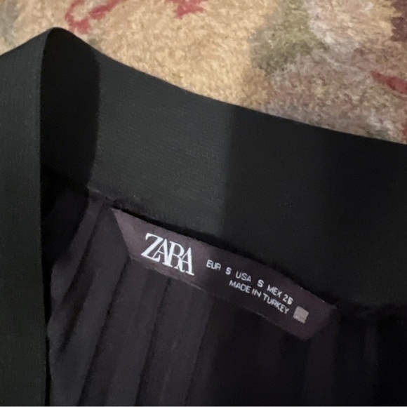 Zara Elegant Black Pleated Skirt small - Picture 3 of 5